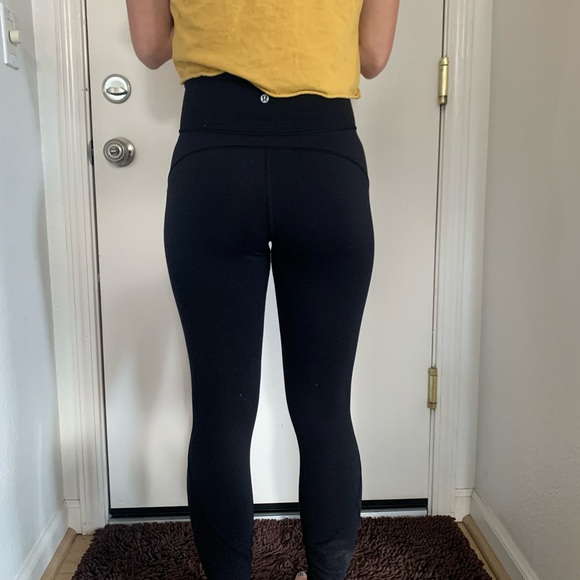 Lululemon - Picture 3 of 3